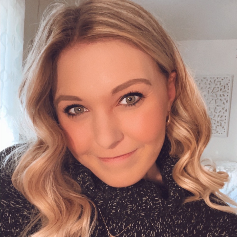 Meet your Posher, Emily